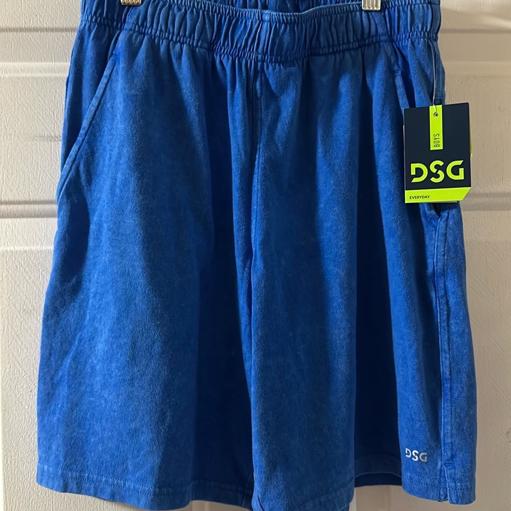 DSG EVERYDAY SHORTS: BLUE BLAZE/COMET WASH: NEW WITH TAGS: SIZE L (14-16)